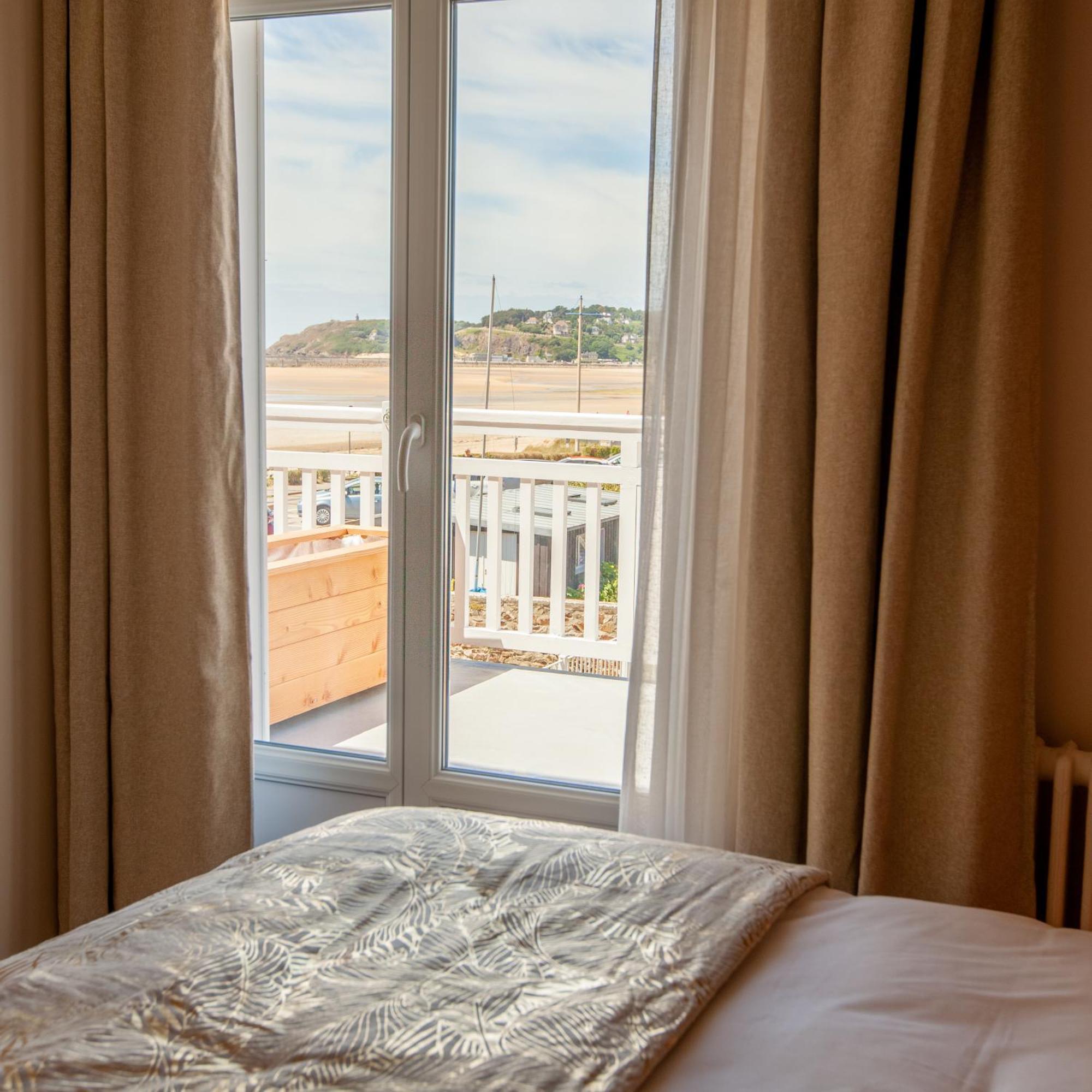 Hotel Des Isles バルヌヴィル・カルトゥレ エクステリア 写真